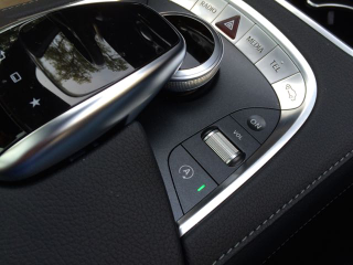 Illustration for article titled This 2015 Mercedes S550 Will Make Your Life Seem Like A Disappointment